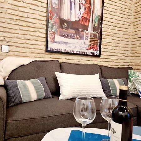 Hostfy Mercado De Triana Sevilla Bagian luar foto
