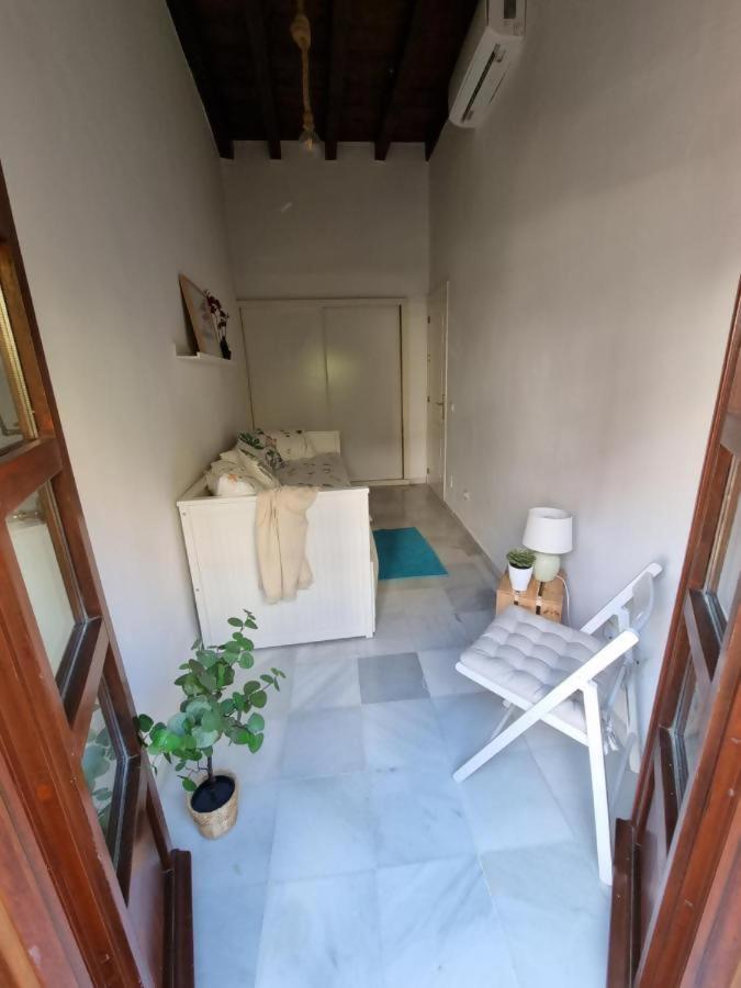 Hostfy Mercado De Triana Sevilla Bagian luar foto