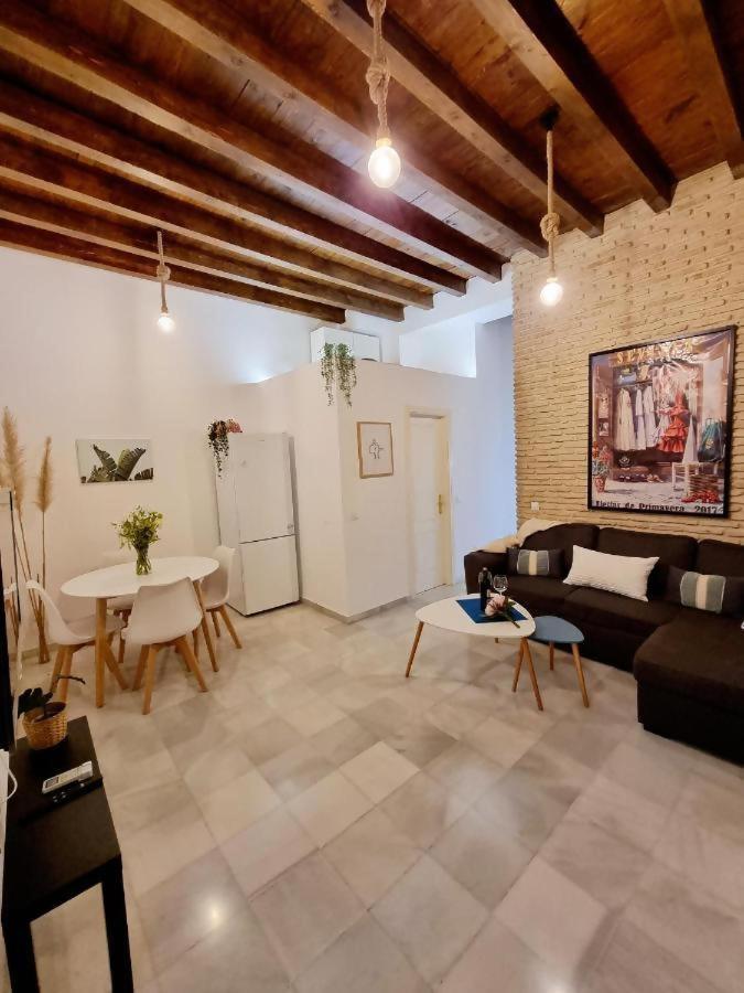 Hostfy Mercado De Triana Sevilla Bagian luar foto