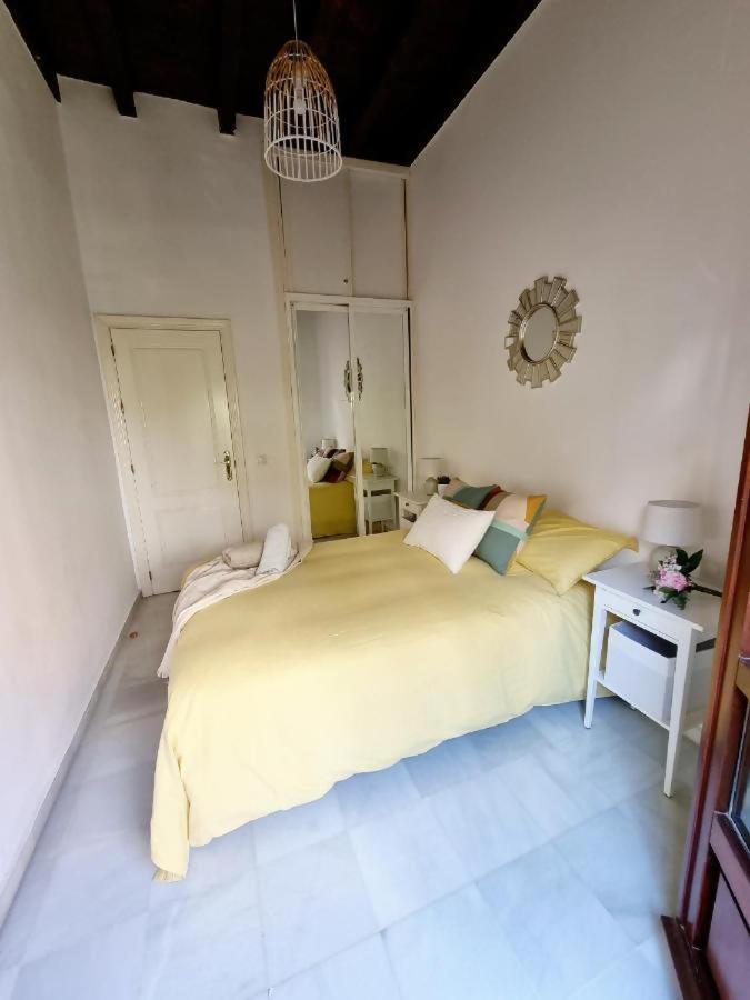 Hostfy Mercado De Triana Sevilla Bagian luar foto