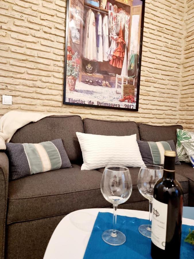 Hostfy Mercado De Triana Sevilla Bagian luar foto