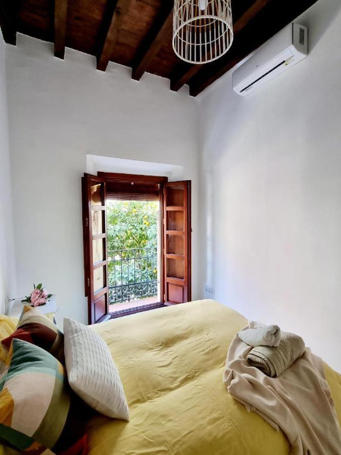 Hostfy Mercado De Triana Sevilla Bagian luar foto