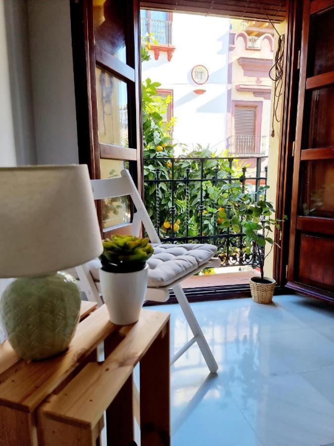 Hostfy Mercado De Triana Sevilla Bagian luar foto