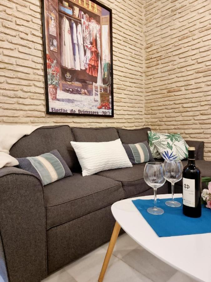 Hostfy Mercado De Triana Sevilla Bagian luar foto