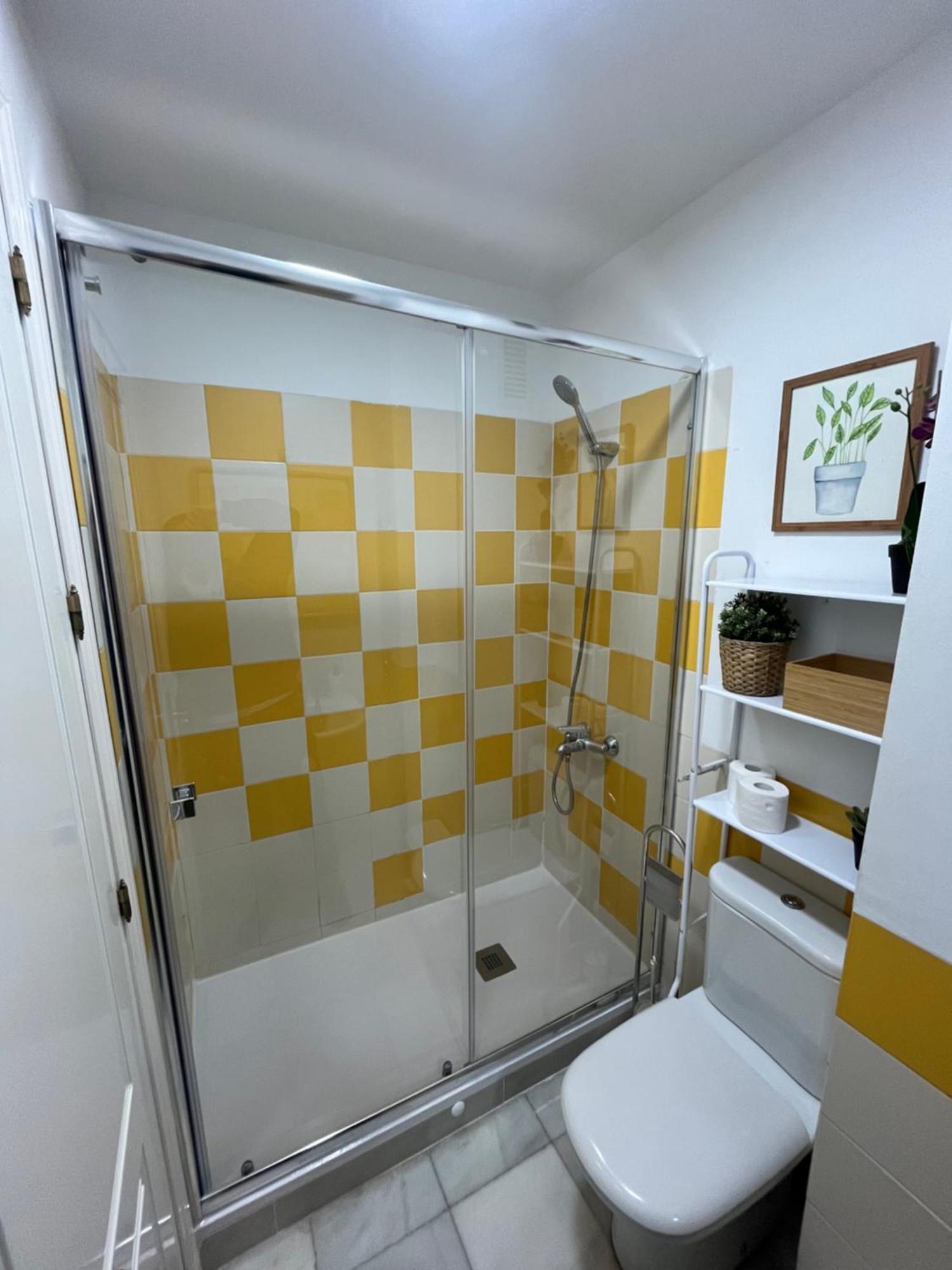 Hostfy Mercado De Triana Sevilla Bagian luar foto